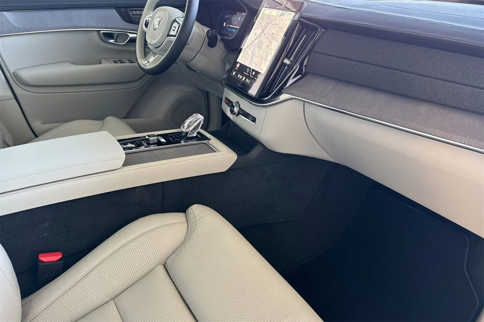 2026 Volvo XC90 Ultra - Photo 18