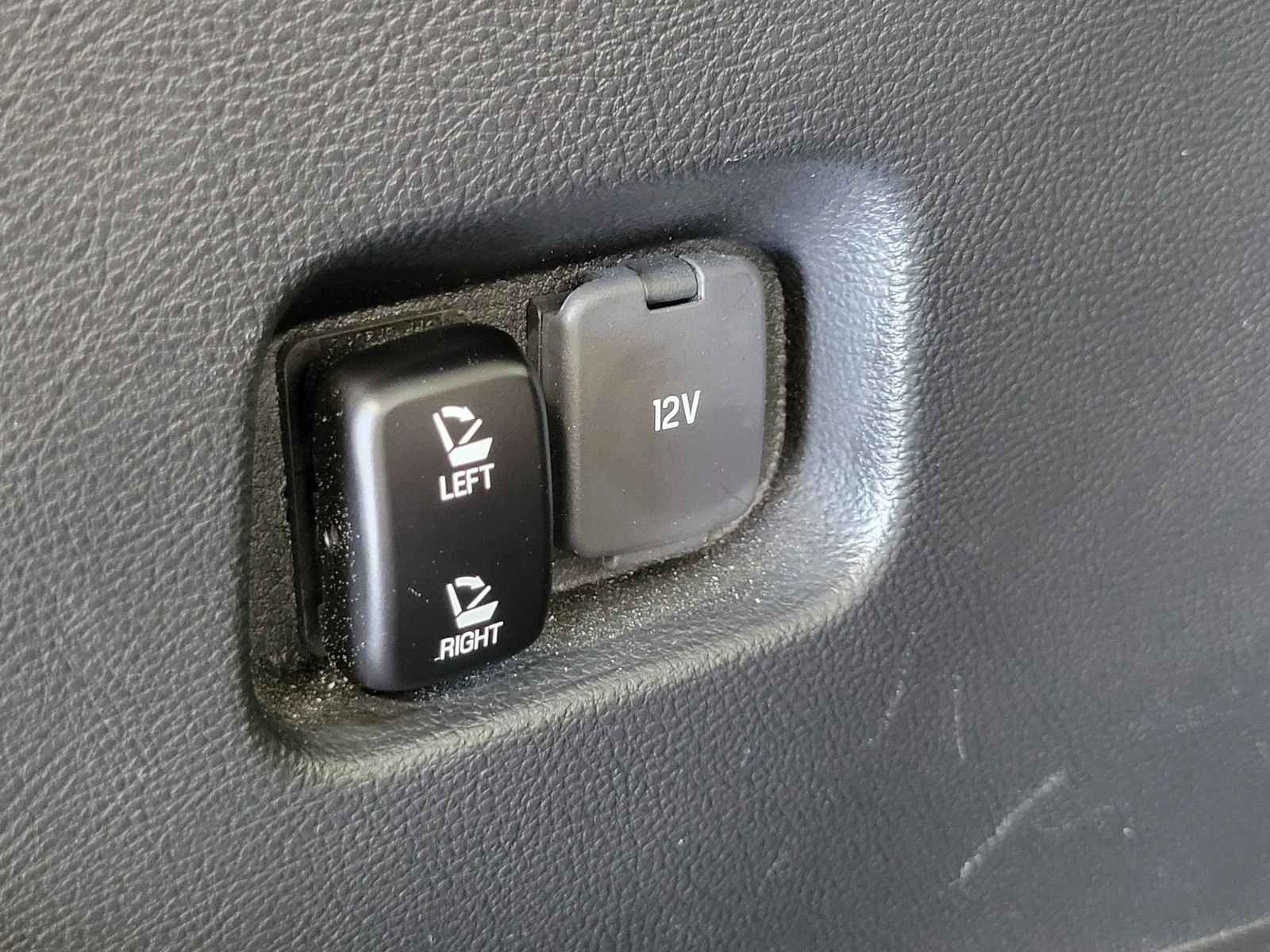 Used 2024 White Ford SEL image 32