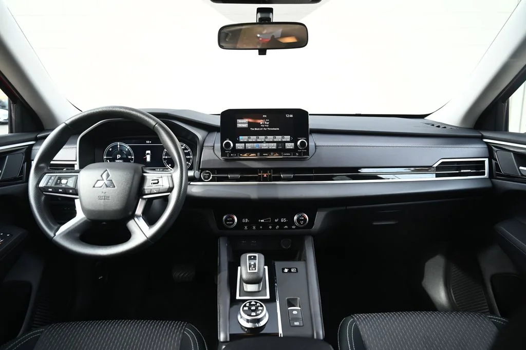 Used 2024 Red Mitsubishi ES image 20
