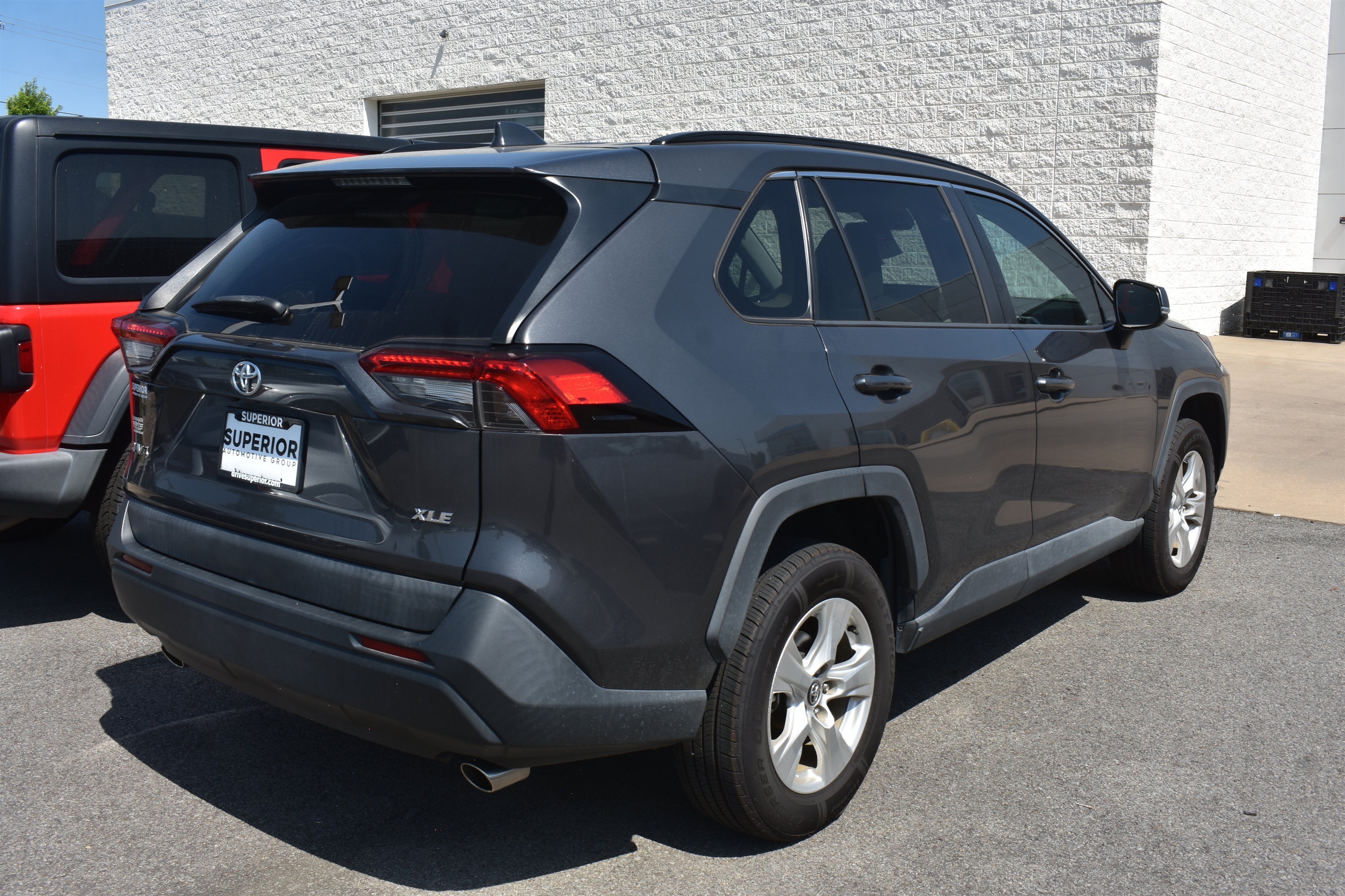 Used 2021  Toyota XLE image 4