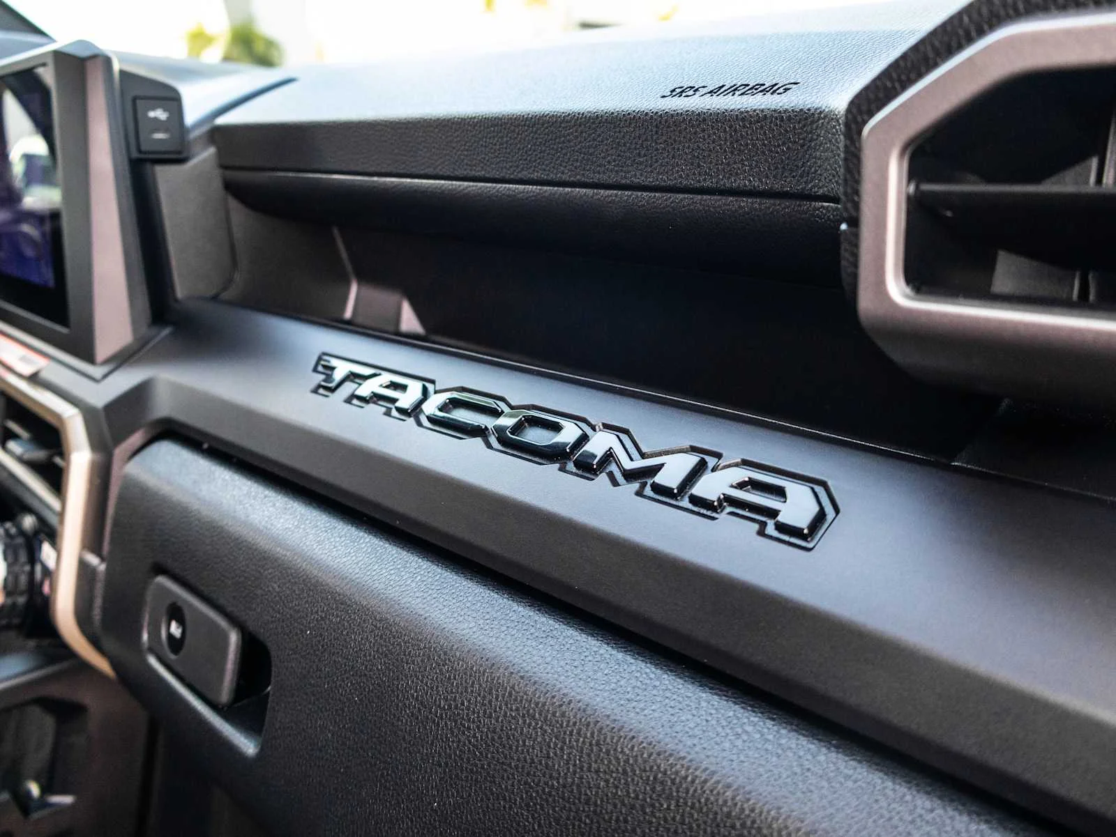 2025 Toyota Tacoma SR - Photo 24