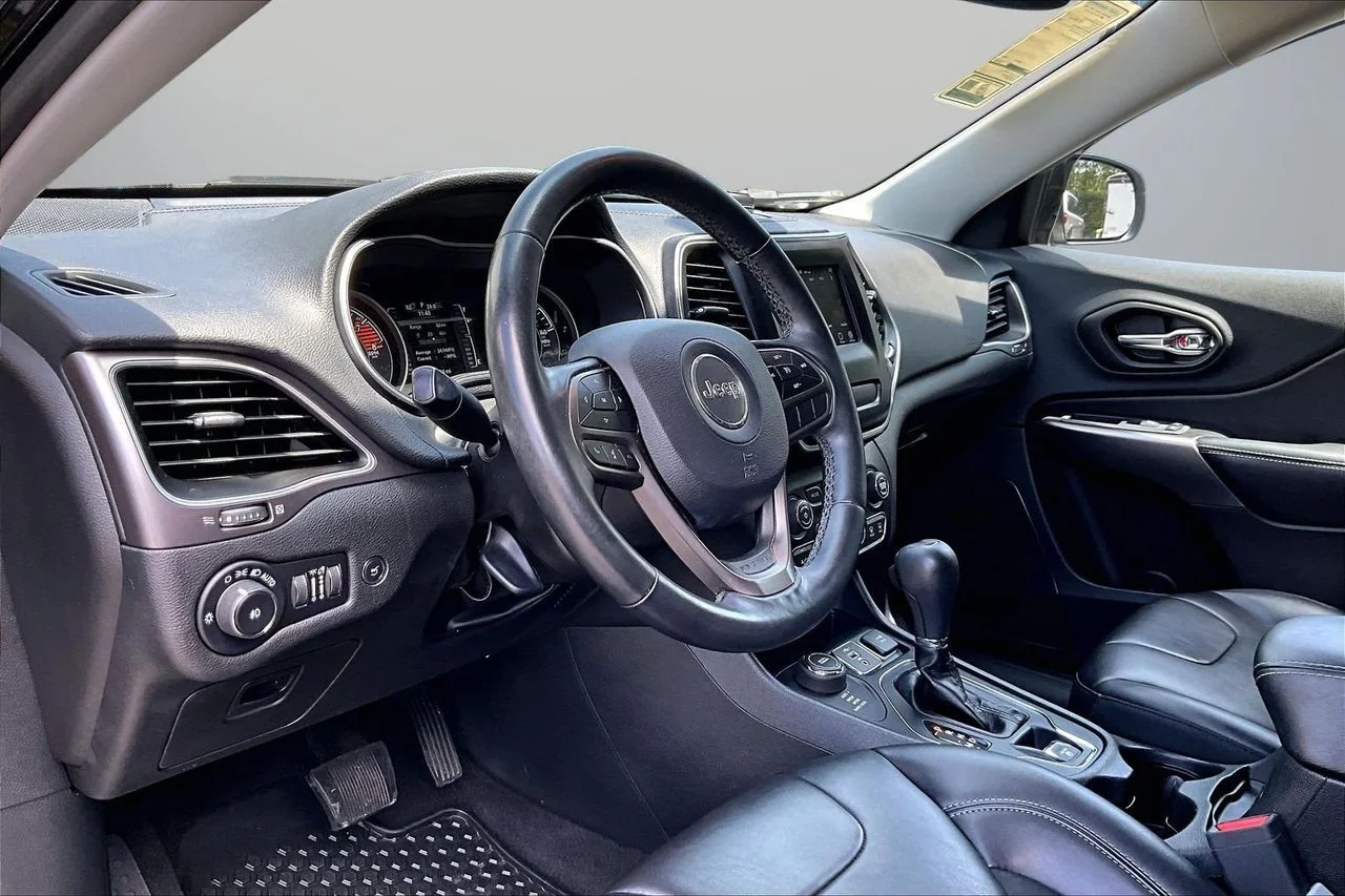 Certified Used 2019 Black Jeep Latitude Plus image 18