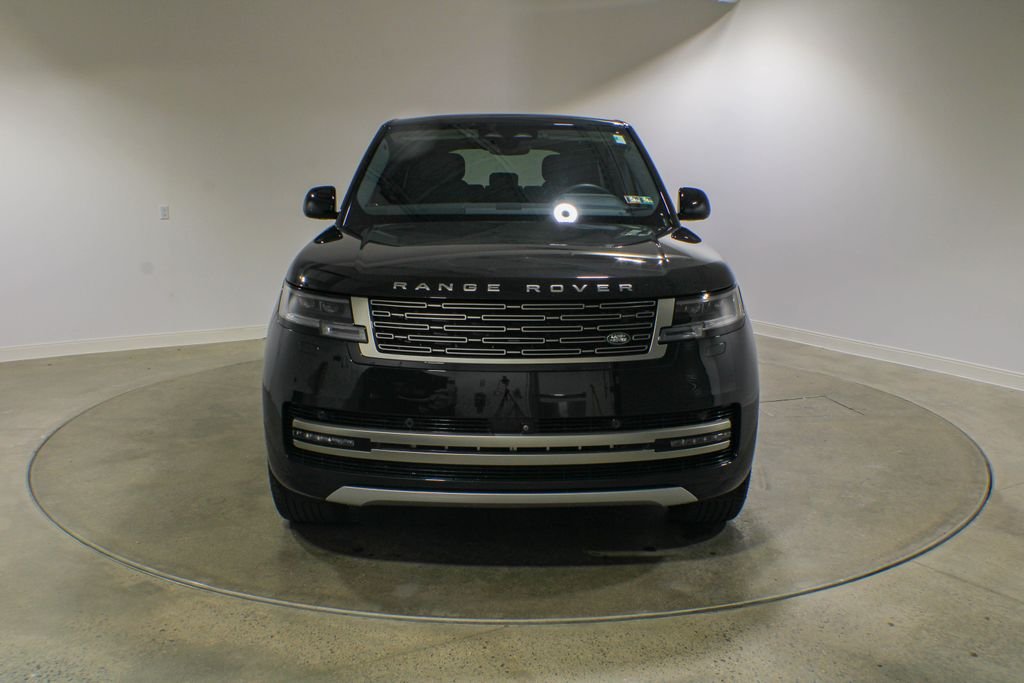 Used 2024 Santorini Black Metallic Land Rover SE image 2