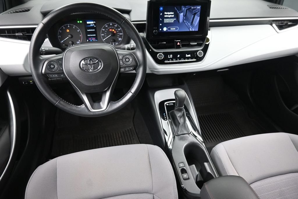 Used 2023  Toyota SE image 15