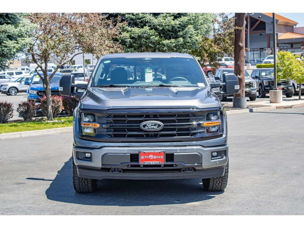New 2026 CARBONIZED GRAY METALLIC Ford XLT image 3