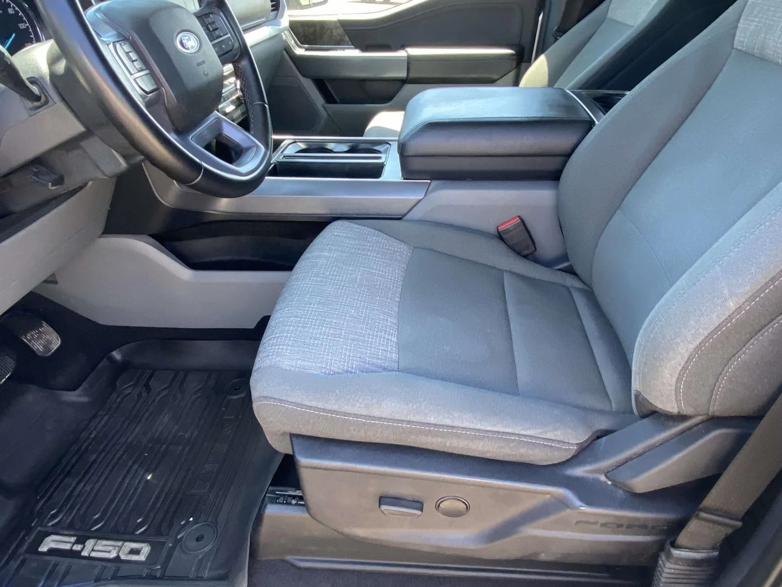 Used 2023 Silver Ford XLT image 13