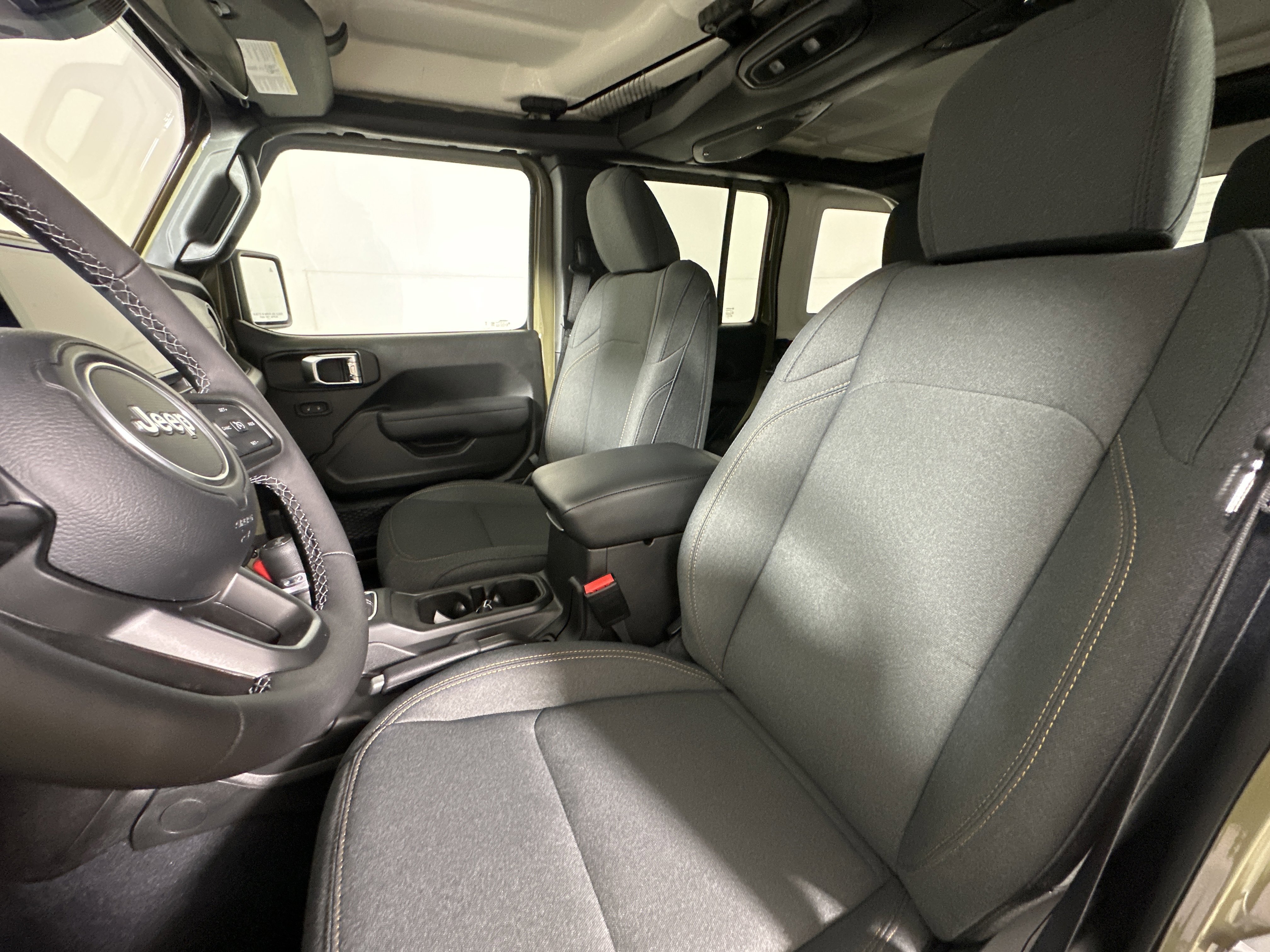 2026 Jeep Wrangler 4-Door Willys - Photo 9