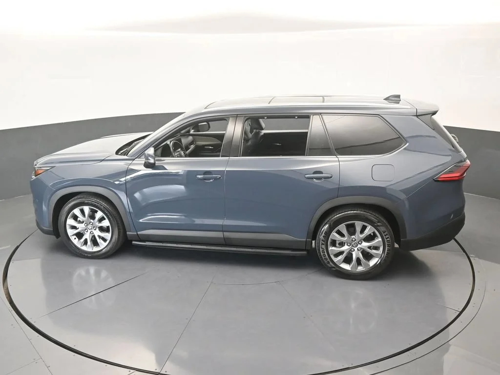 Used 2025 Cloud Toyota Limited image 56