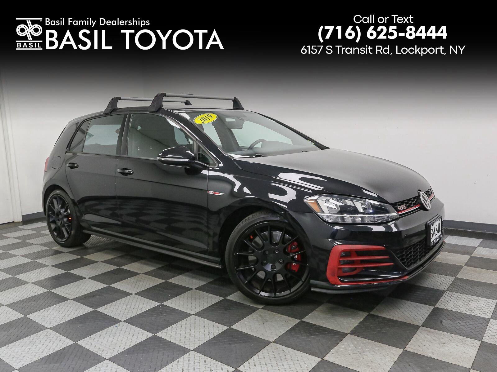 Used 2019 Deep Black Pearl Volkswagen SE image 1