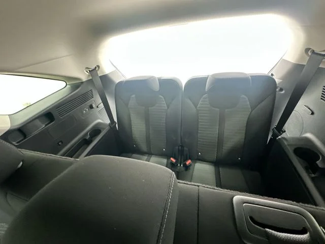 New 2026 Glacial White Pearl Kia LX image 25