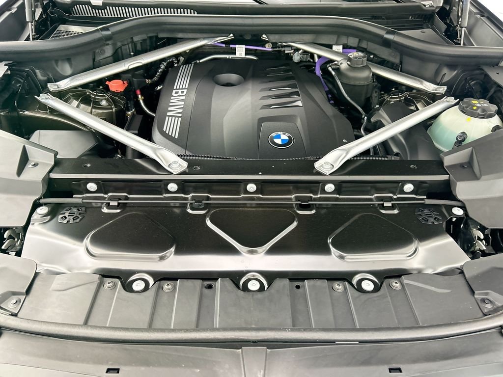 New 2026 Green Metallic BMW xDrive40i image 28