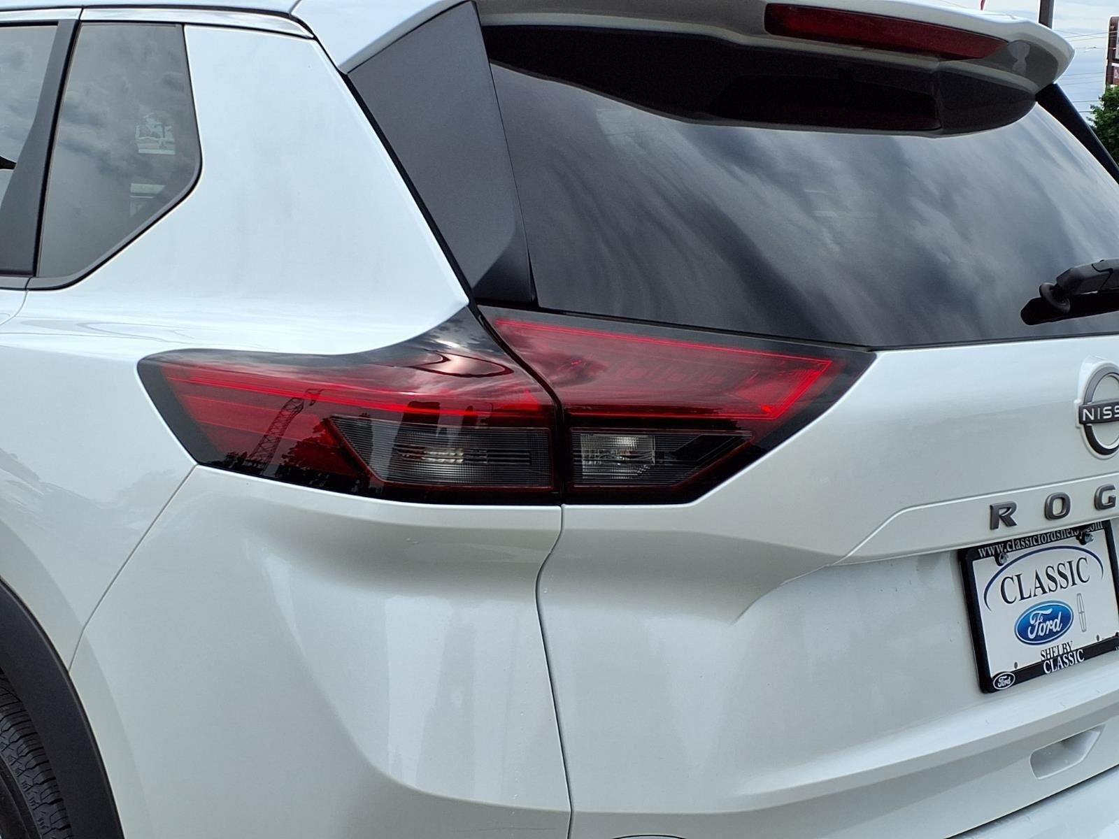 Used 2024 Everest White Pearl Nissan S image 16