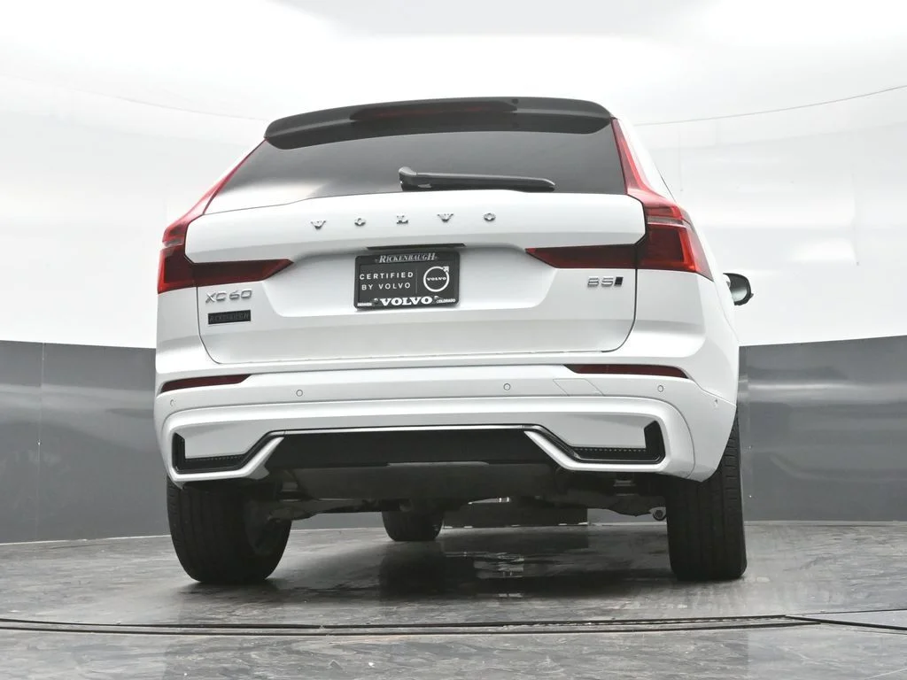 New 2026 Crystal White Volvo Plus image 20