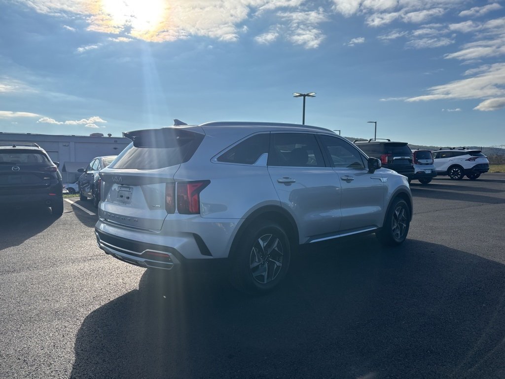 2022 Kia Sorento Hybrid S photo 2
