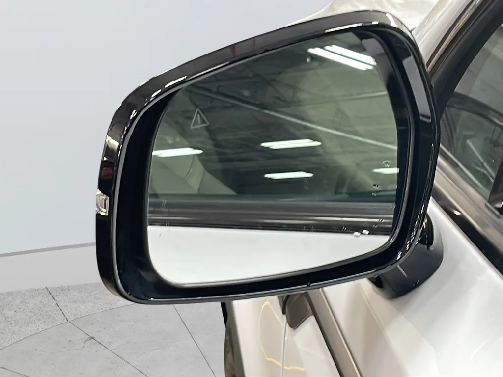 Used 2022 White Kia S X-LINE image 42