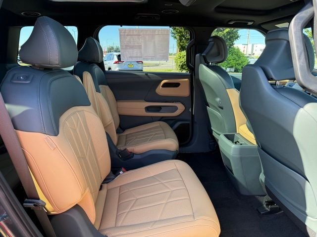 New 2027 Black Jade Green Kia X-LINE SX image 13