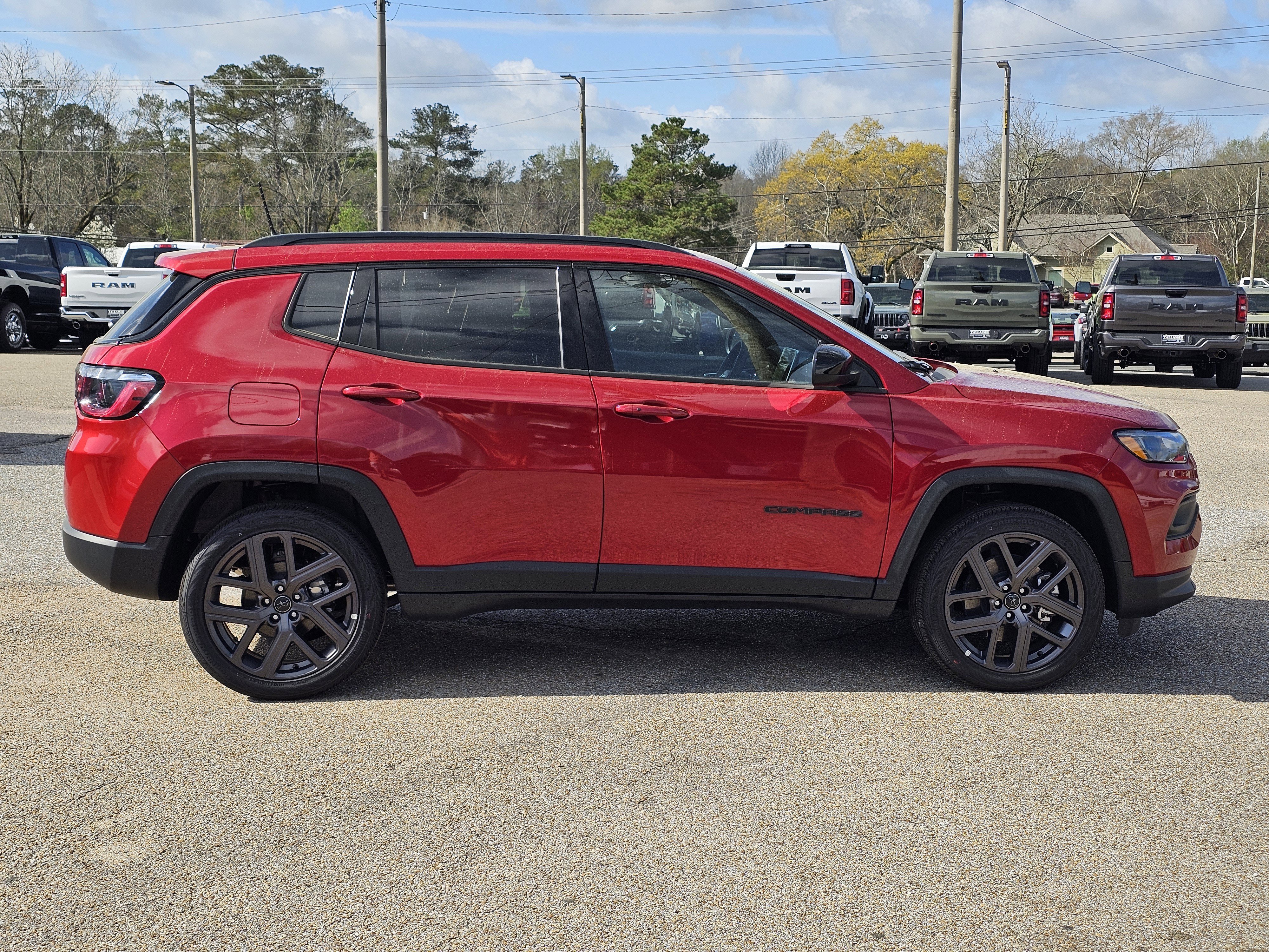 New 2026 Red Hot Pearlcoat Jeep Latitude Altitude image 7