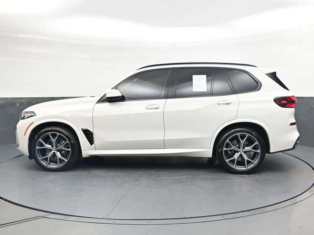 Used 2025 White BMW xDrive40i image 9