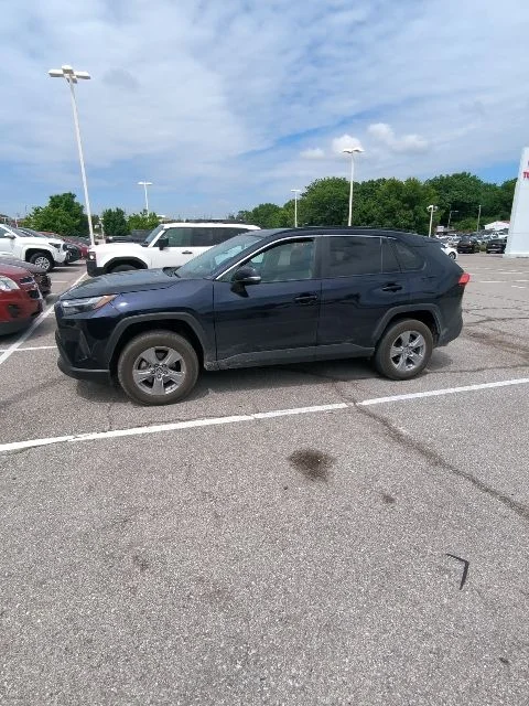 Used 2024  Toyota XLE image 3