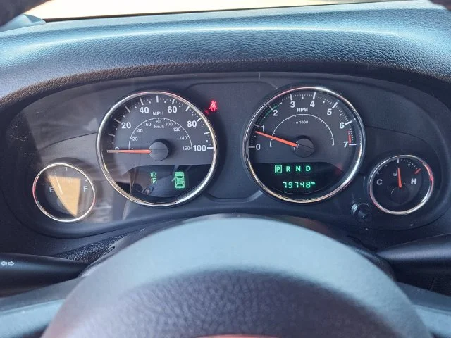 Used 2018  Jeep Unlimited Sport image 21