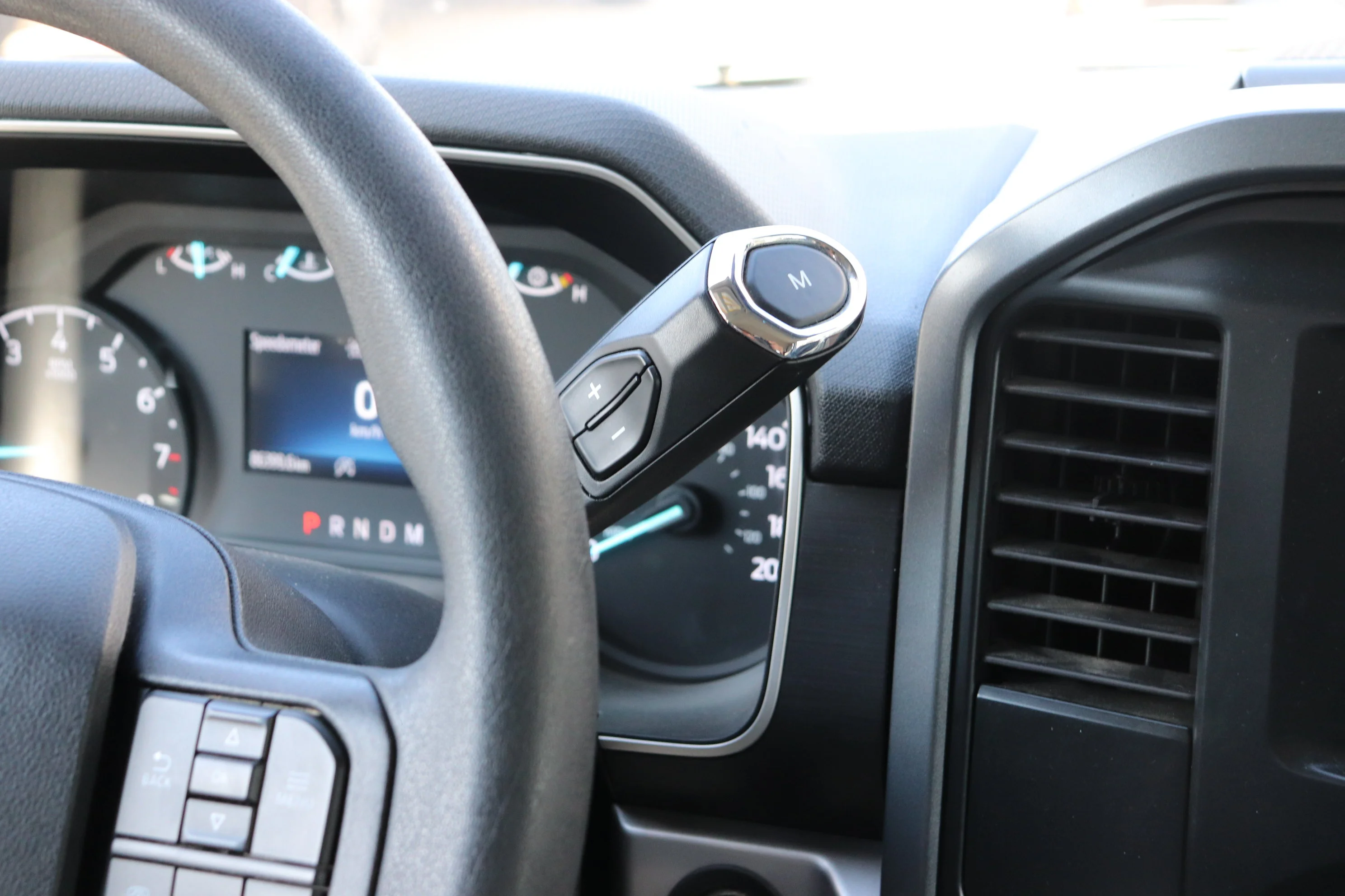 Used 2023 Silver Ford XLT image 11