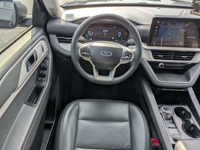 Used 2025 Black Ford Active image 15