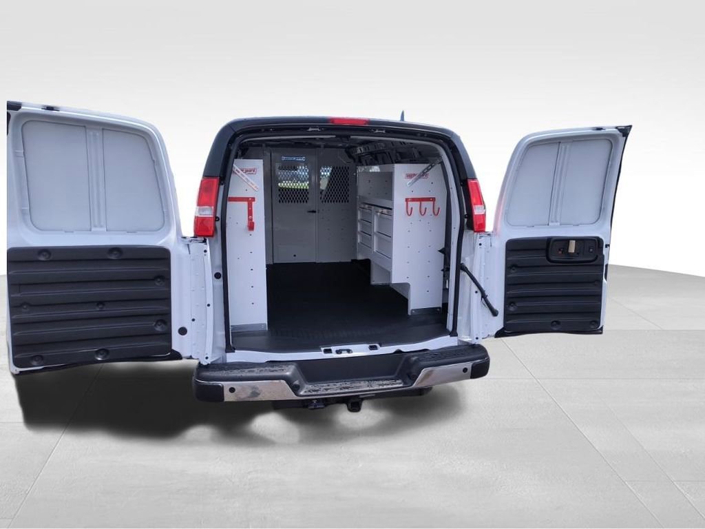 2025 Chevrolet Express Cargo Work Van - Photo 10