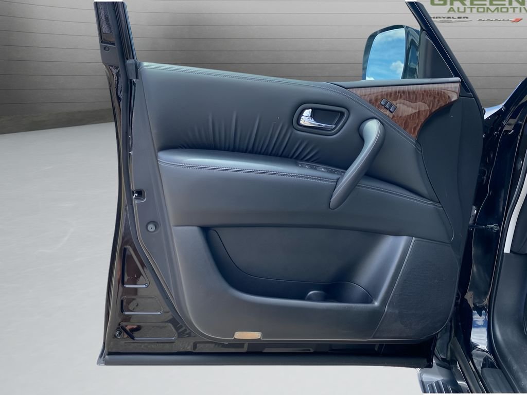 Used 2020 Super Black Nissan SL image 21