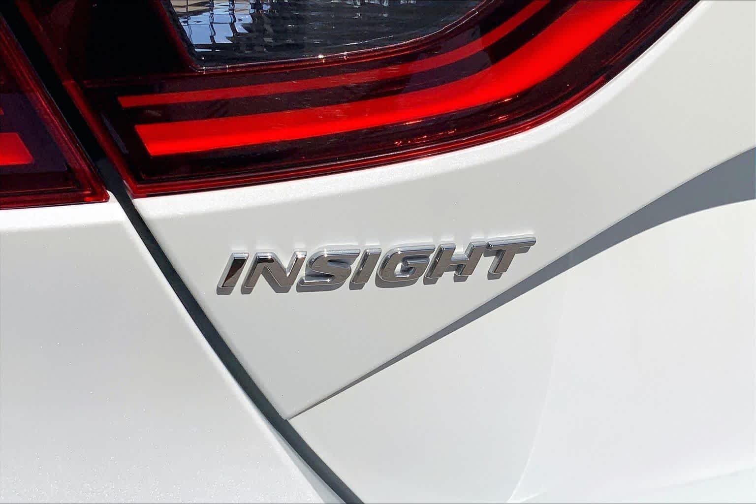 Used 2022 Platinum White Pearl Honda EX image 30