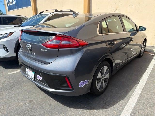 Used 2018 Summit Gray Hyundai Limited image 9