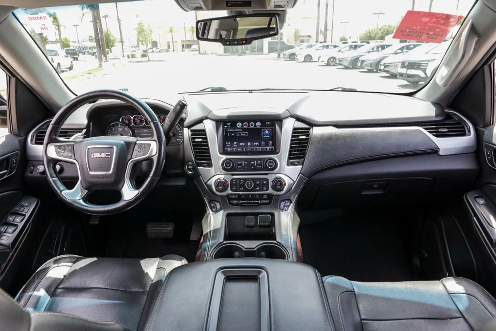 Used 2020 Black GMC SLT image 28