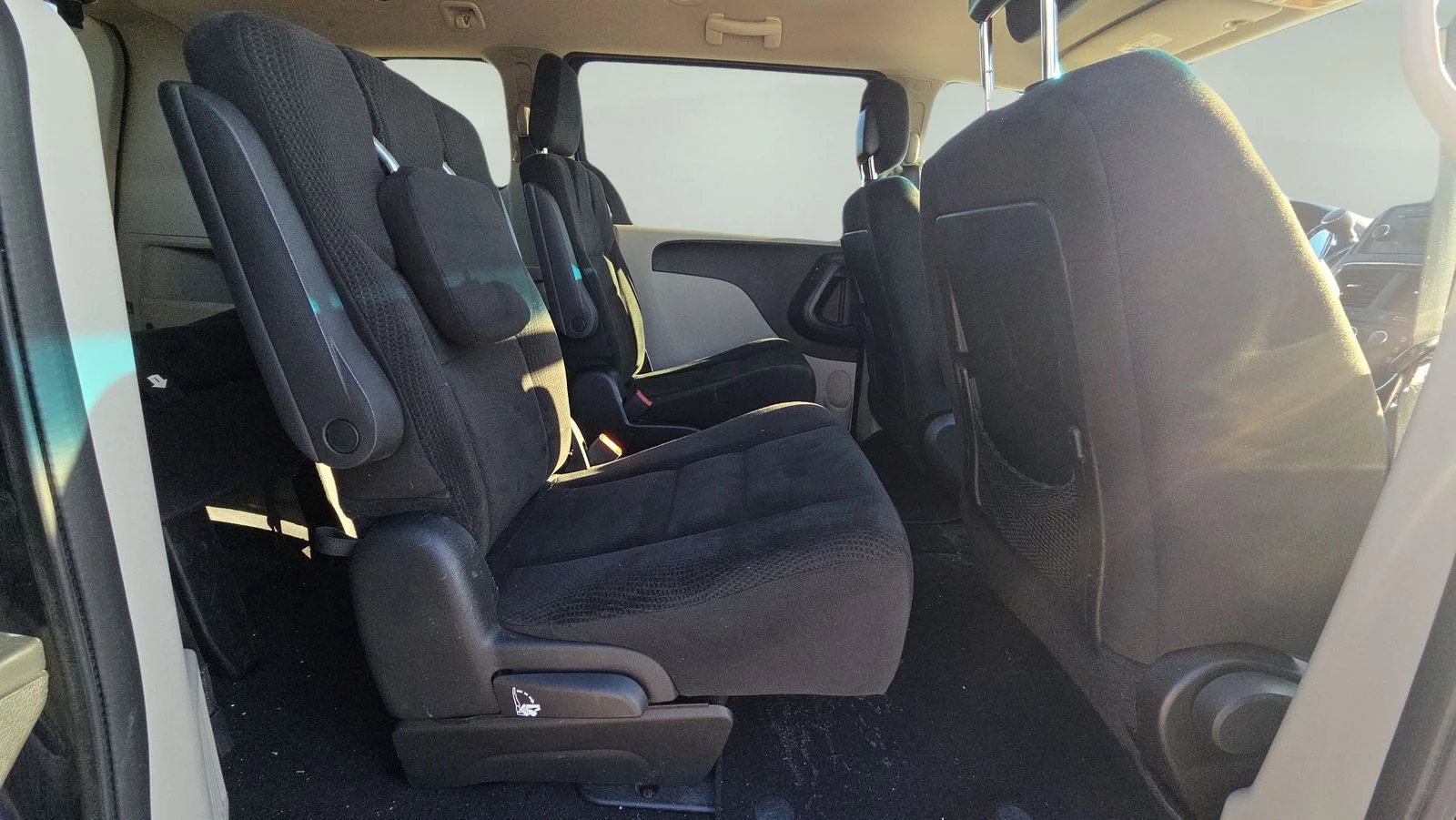 Used 2016 Blue Dodge SE image 14