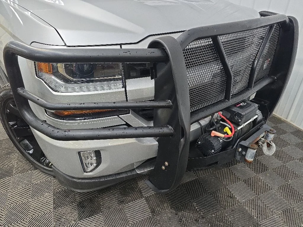 Used 2017 Silver Chevrolet LT image 8