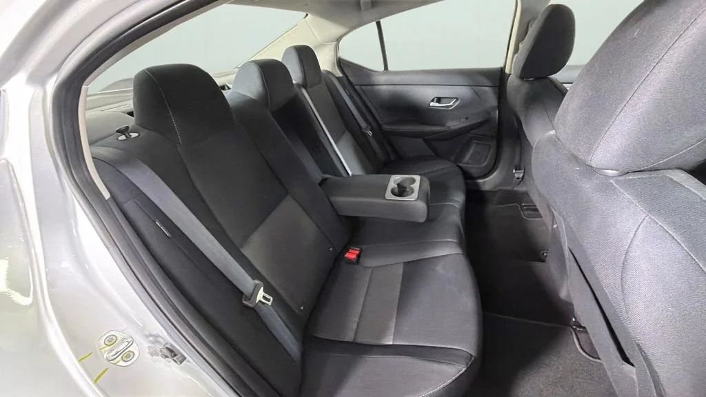 Used 2022 Silver Nissan SV Xtronic CVT image 28