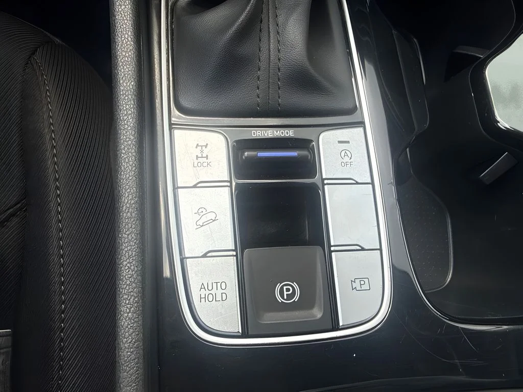 Used 2025 Gray Hyundai SEL image 19