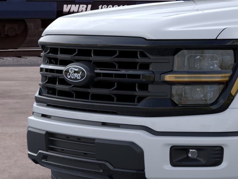 New 2026 Oxford White Ford XLT image 17