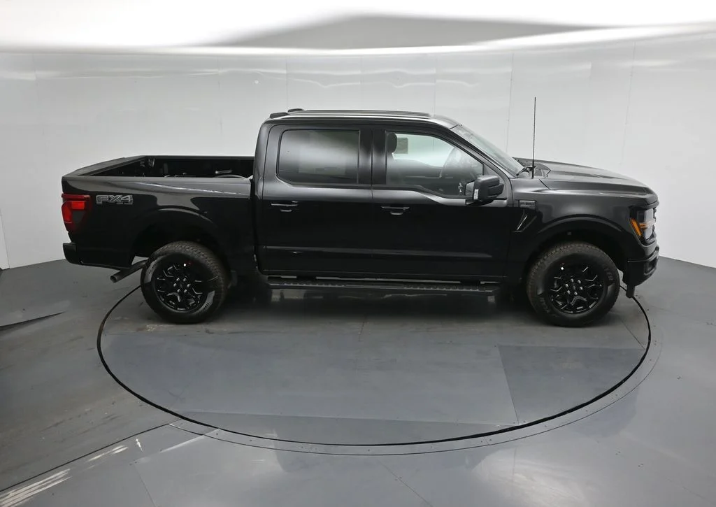 New 2026 Agate Black Metallic Ford XLT image 37