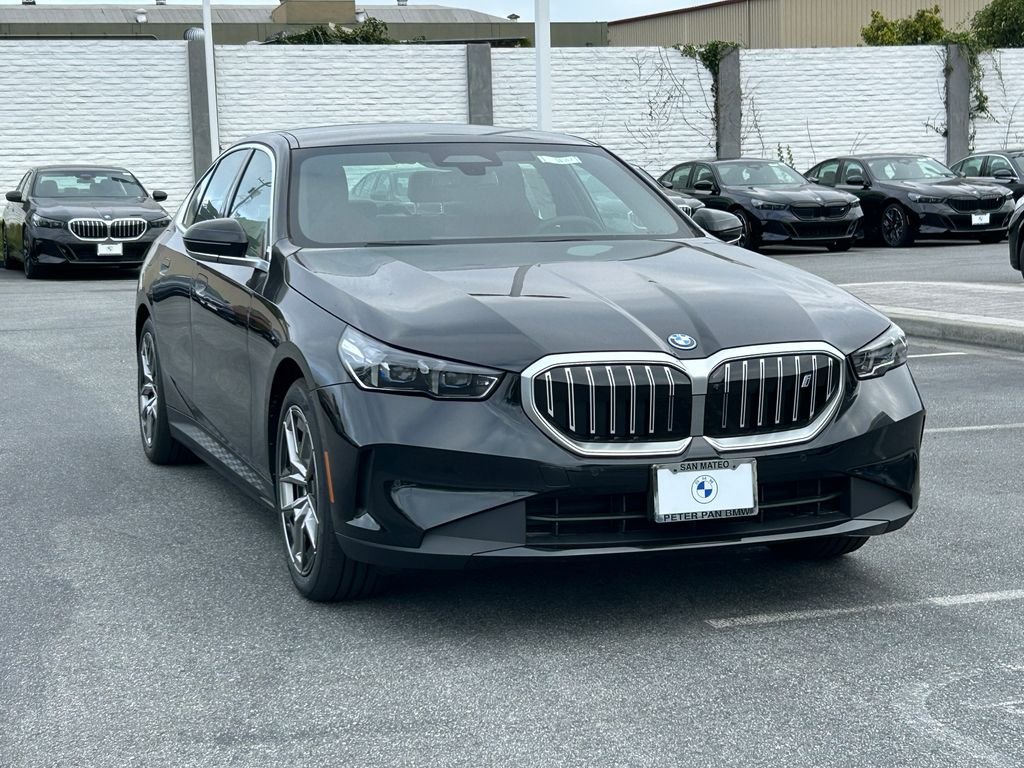 New 2027 Black Sapphire Metallic BMW eDrive40 image 7