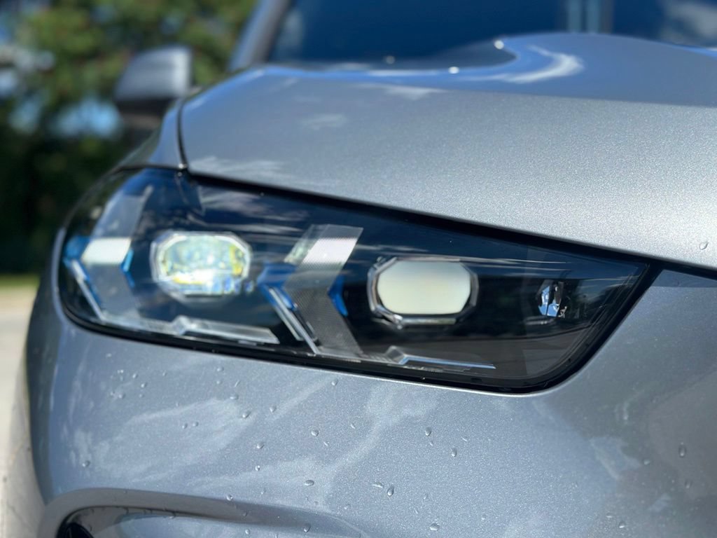New 2026 Skyscraper Grey Metallic BMW xDrive40i image 10