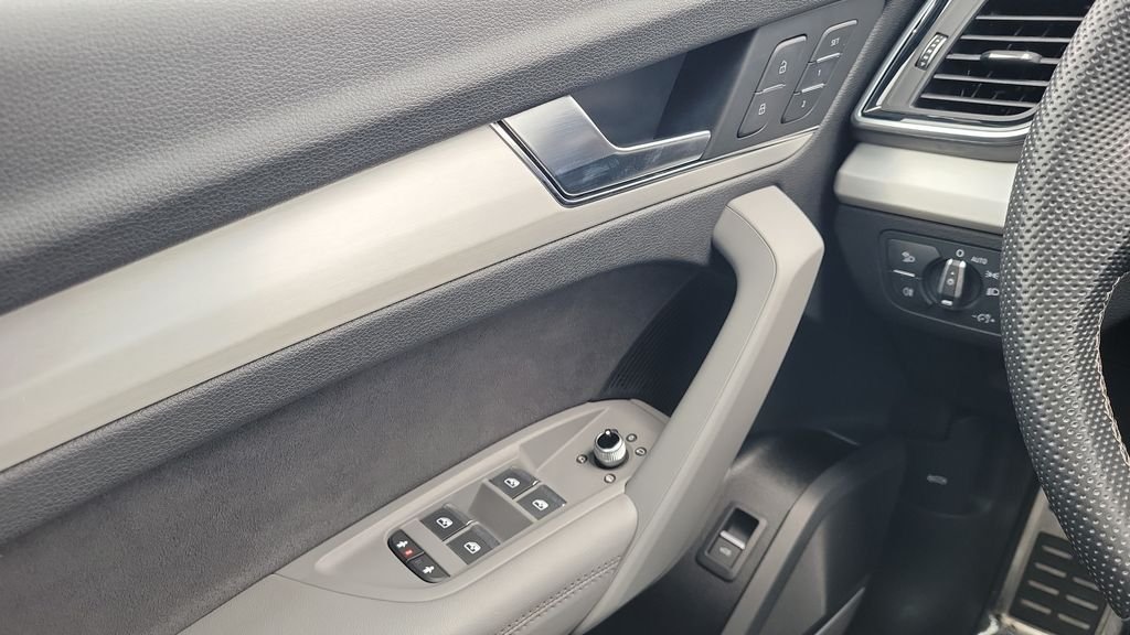 2021 Audi SQ5 Premium Plus - Photo 19