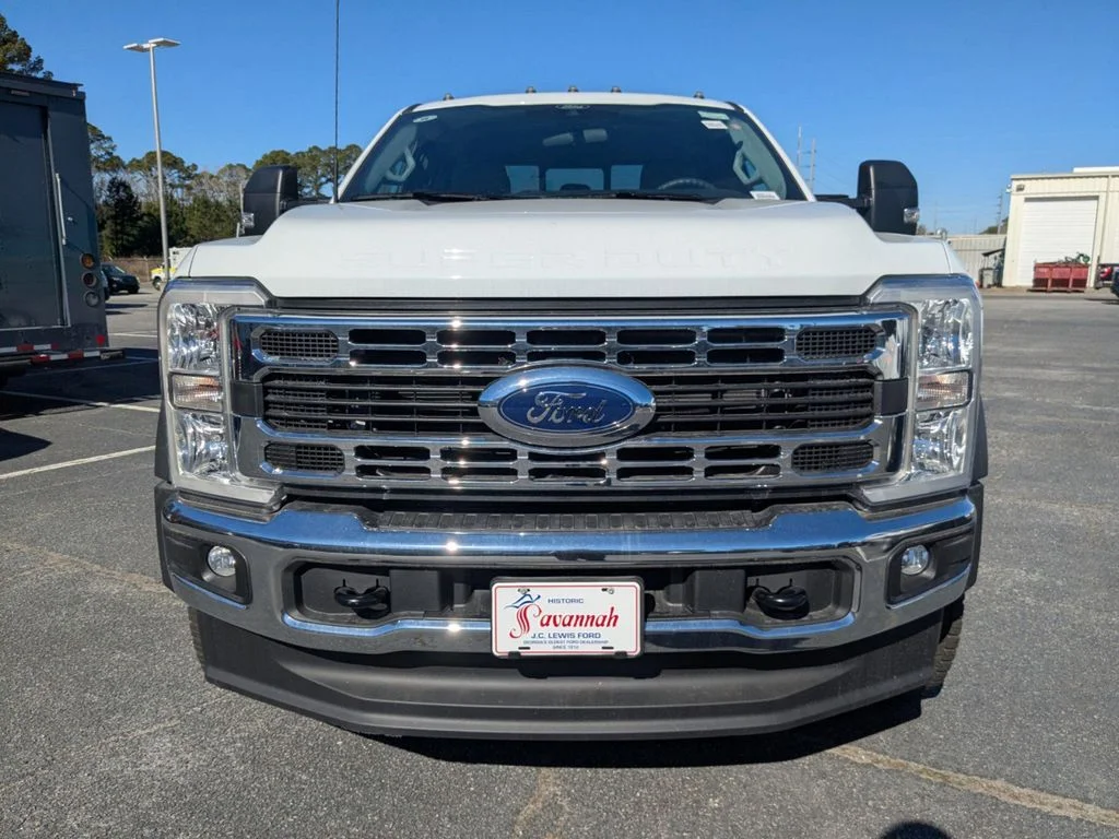 New 2025 Oxford White Ford XL image 9