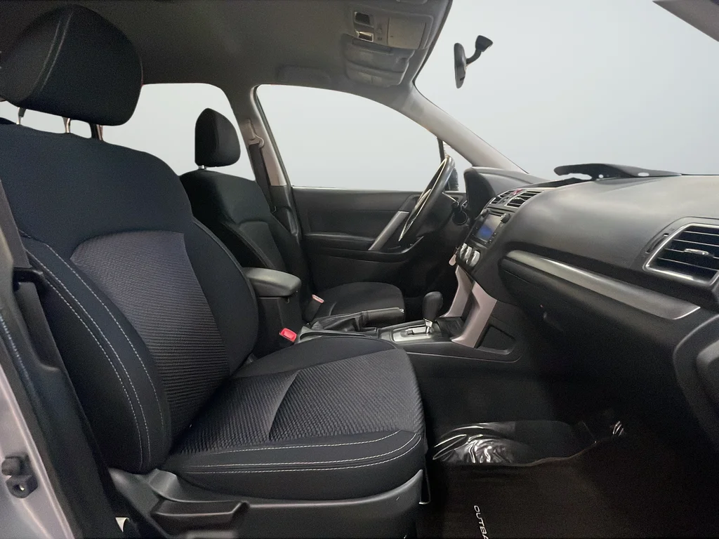 Used 2018 Silver Subaru 2.5i image 25