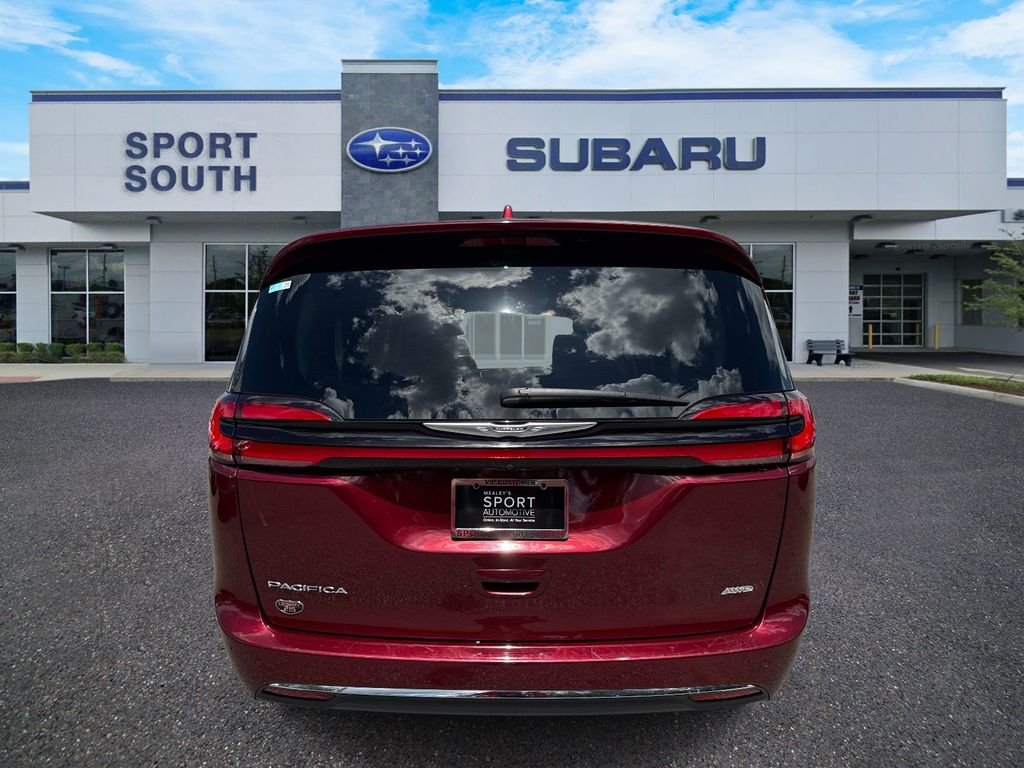 Used 2022 Red Chrysler Touring L image 4