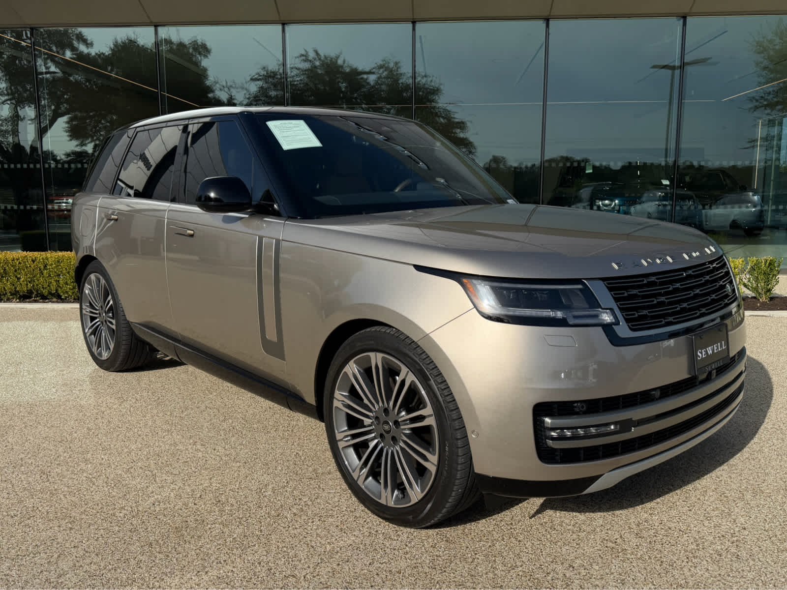 Certified Used 2024 BATUMI GOLD Land Rover SE image 4