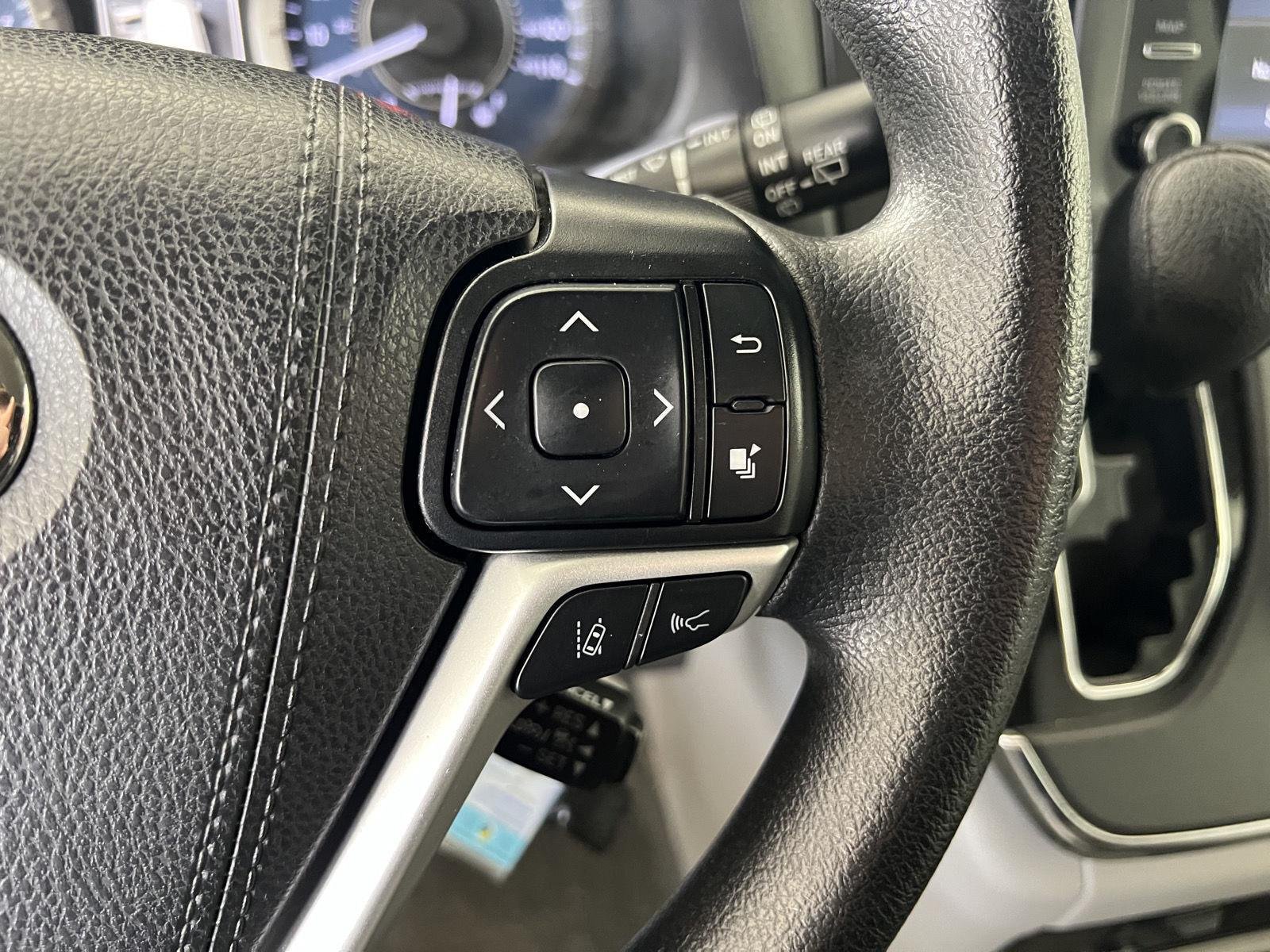 Used 2019 Super White Toyota LE 8-Passenger image 16