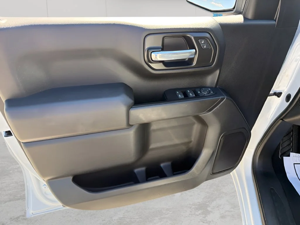 Used 2022 Summit White Chevrolet Custom image 16