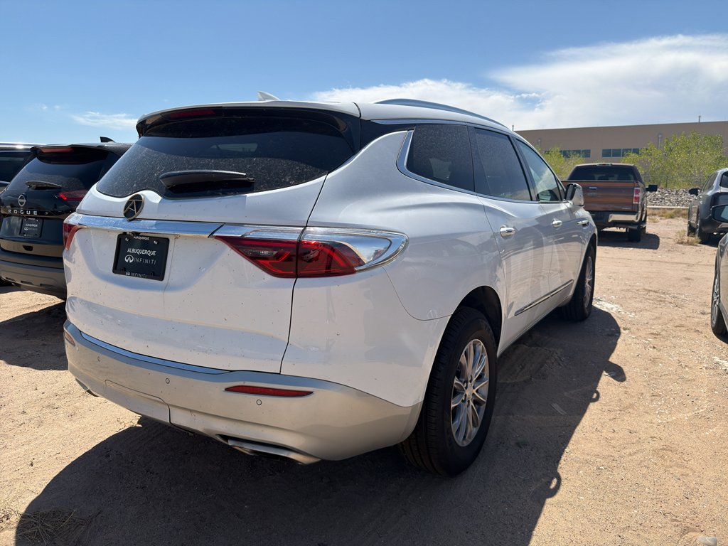 Used 2022 Summit White Buick Essence image 4