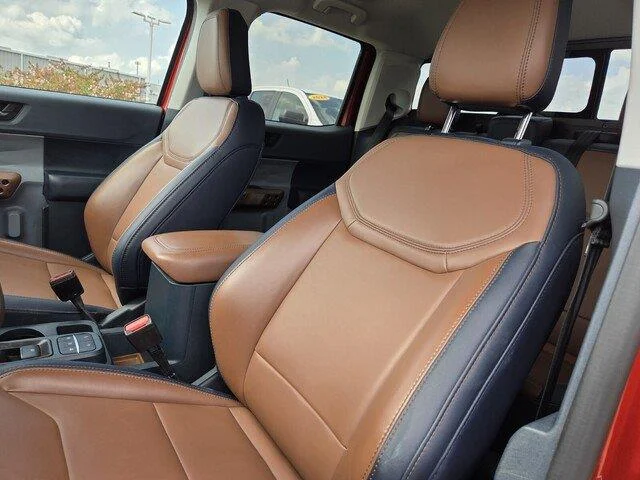 Used 2024 Hot Pepper Red Metallic Tinted Clearcoat FORD LARIAT image 13