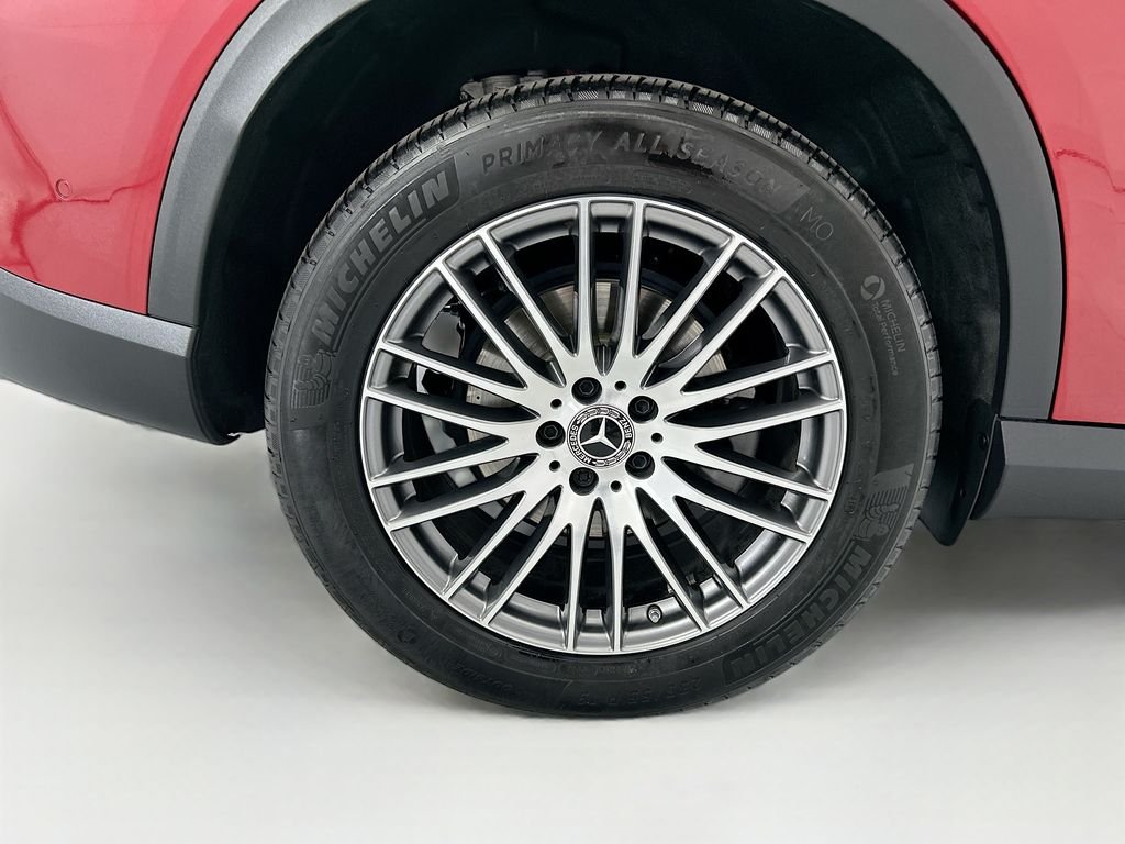 Used 2026 MANUFAKTUR Patagonia Red Metallic Mercedes-Benz GLC 300 image 32