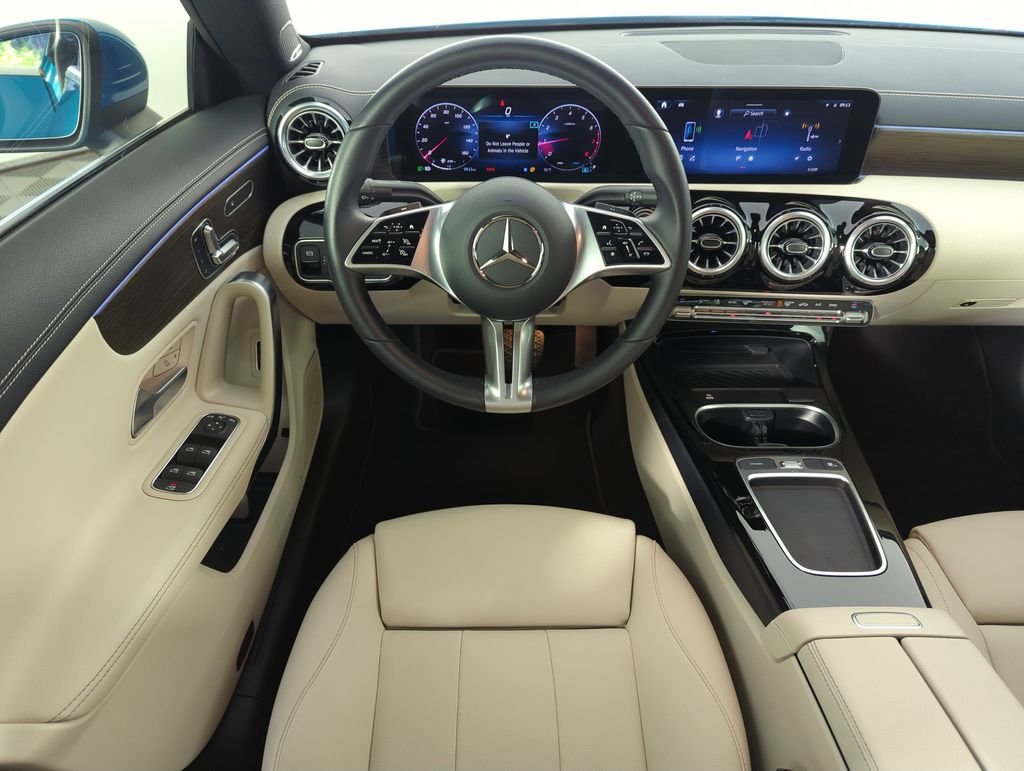Used 2025  Mercedes-Benz CLA 250 image 14